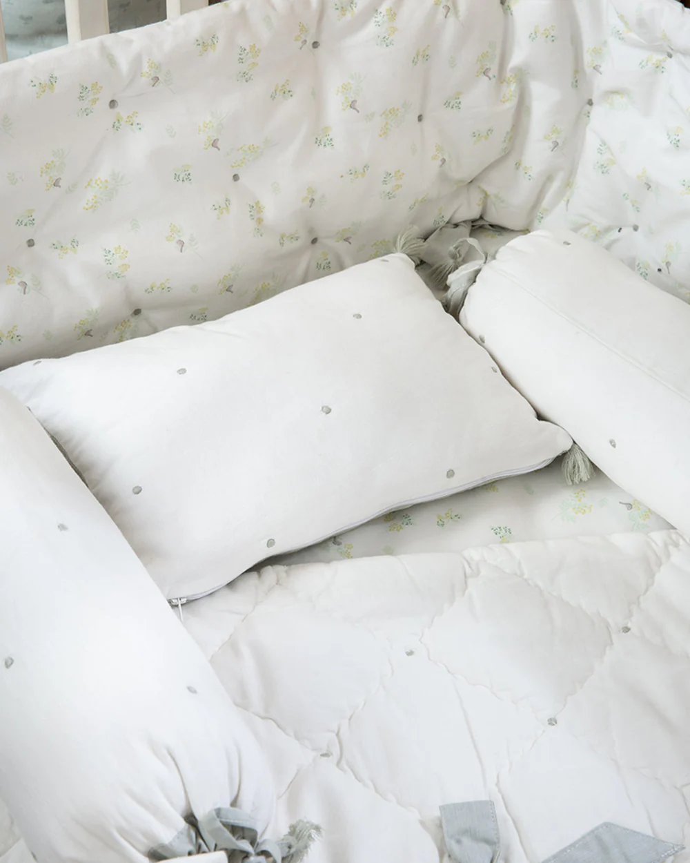 Aplito Baby Bedding Set-Bows and Greens-Hand Embroidered-100% Organic Cambric Cotton-White & Mint-For Infants - Image 4