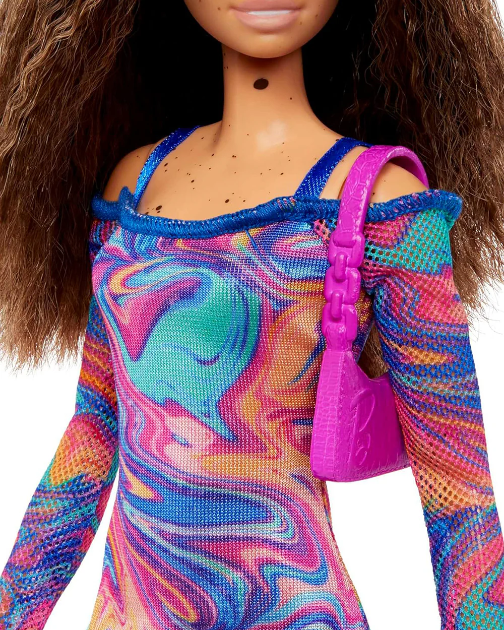 Barbie Fashionistas Doll with Crimped Hair and Freckles Wearing Rainbow Marble Print Dress with Green Mules and Purse-Promotes Role Play-Doll & Doll Houses-12M+ - Image 4