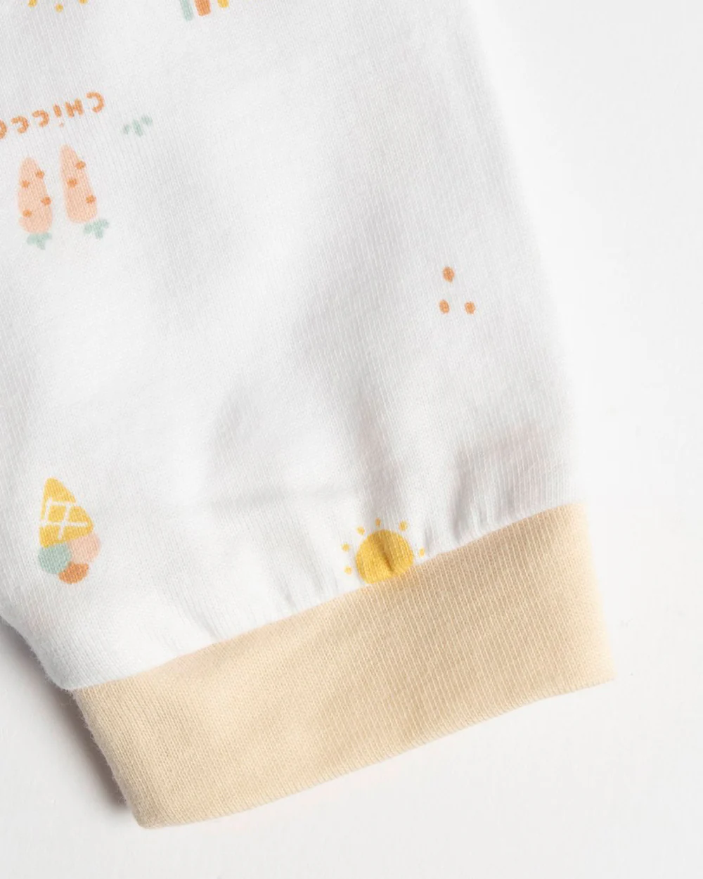 Chicco White & Beige Front Opening Sleepsuit-Cotton-Printed-For Infants - Image 5