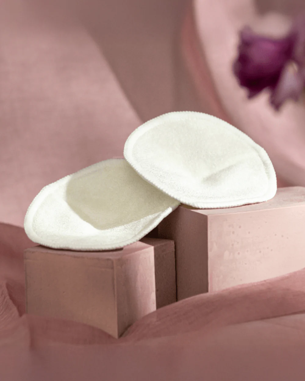 Lansinoh Washable Nursing Breast Pads With Wash Bag-Reusable Breast Pad With 3 Layer Protection-For Breastfeeding Mom-Pack of 4 - Image 3
