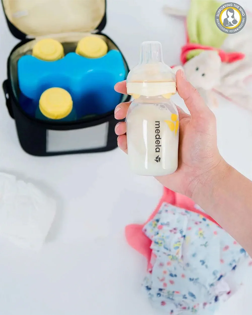 Medela Insulated Cooler Bag With 4 Breastmilk Collection Bottles (150ml each) & 1 Cooling Element-Breastmilk Storage Kit - Image 5