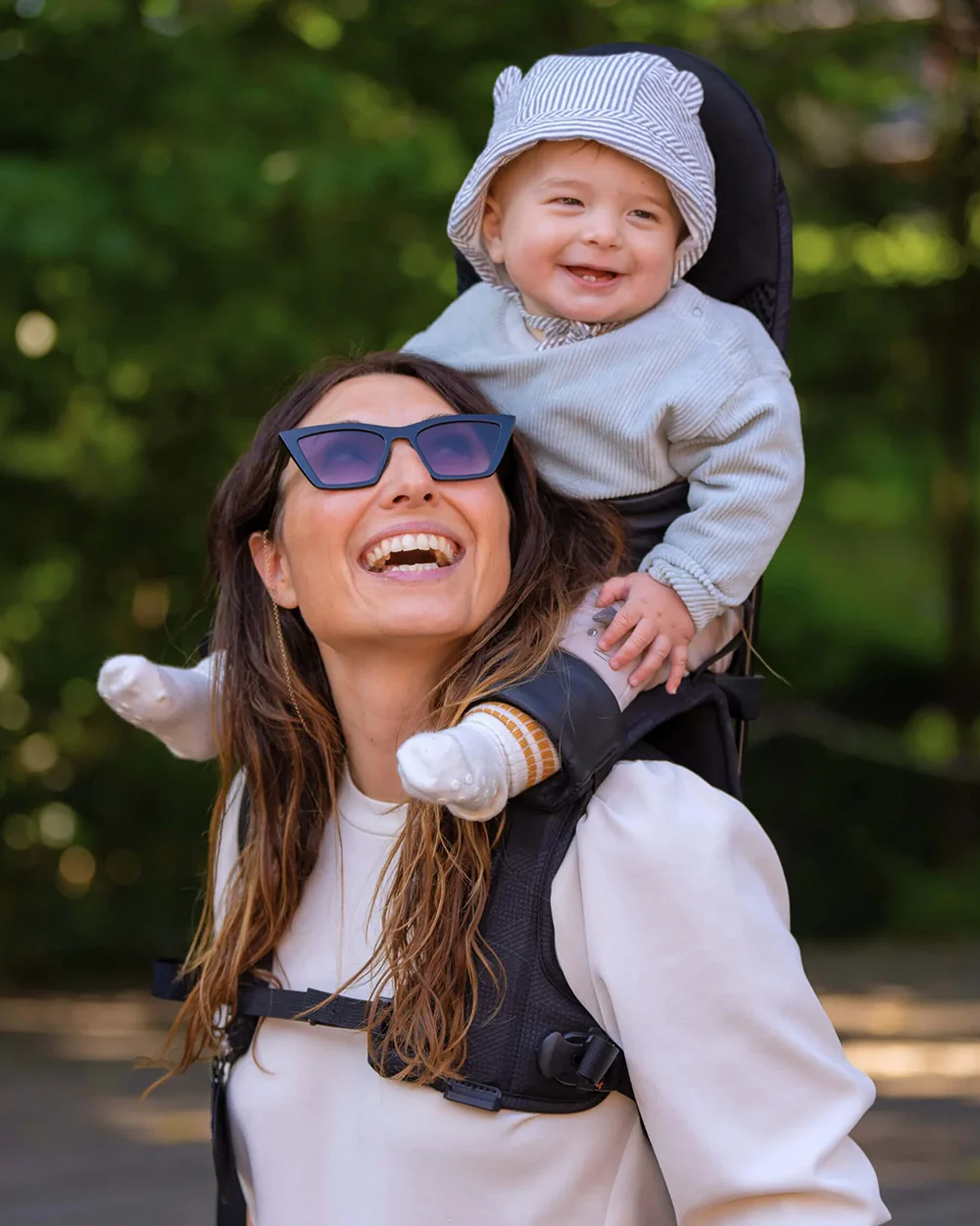 MiniMeis G5 Lightweight Baby Shoulder Carrier-Ergonomically Designed Arch for Balanced Weight Distribution and Parent Comfort-With Secured Seat Belt & Leg Straps-Easy to Fold-Padded Seat & Flexible Backrest-For 6M to 4Y (Upto 18 Kg)-Black Core - Image 16