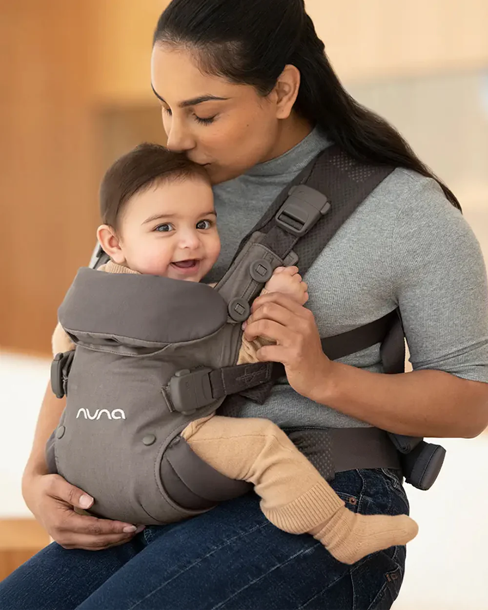 Nuna Cudl Deux Baby Carrier-4 Carrying Positions-Interchangeable Mesh & Cotton Panels For All Weather Comfort-Includes Storage Bag, 2 Bibs, Wristlest Pouch & Harness Covers-For 0 to 3Y (3.5 to 16 Kg)-Shadow - Image 16