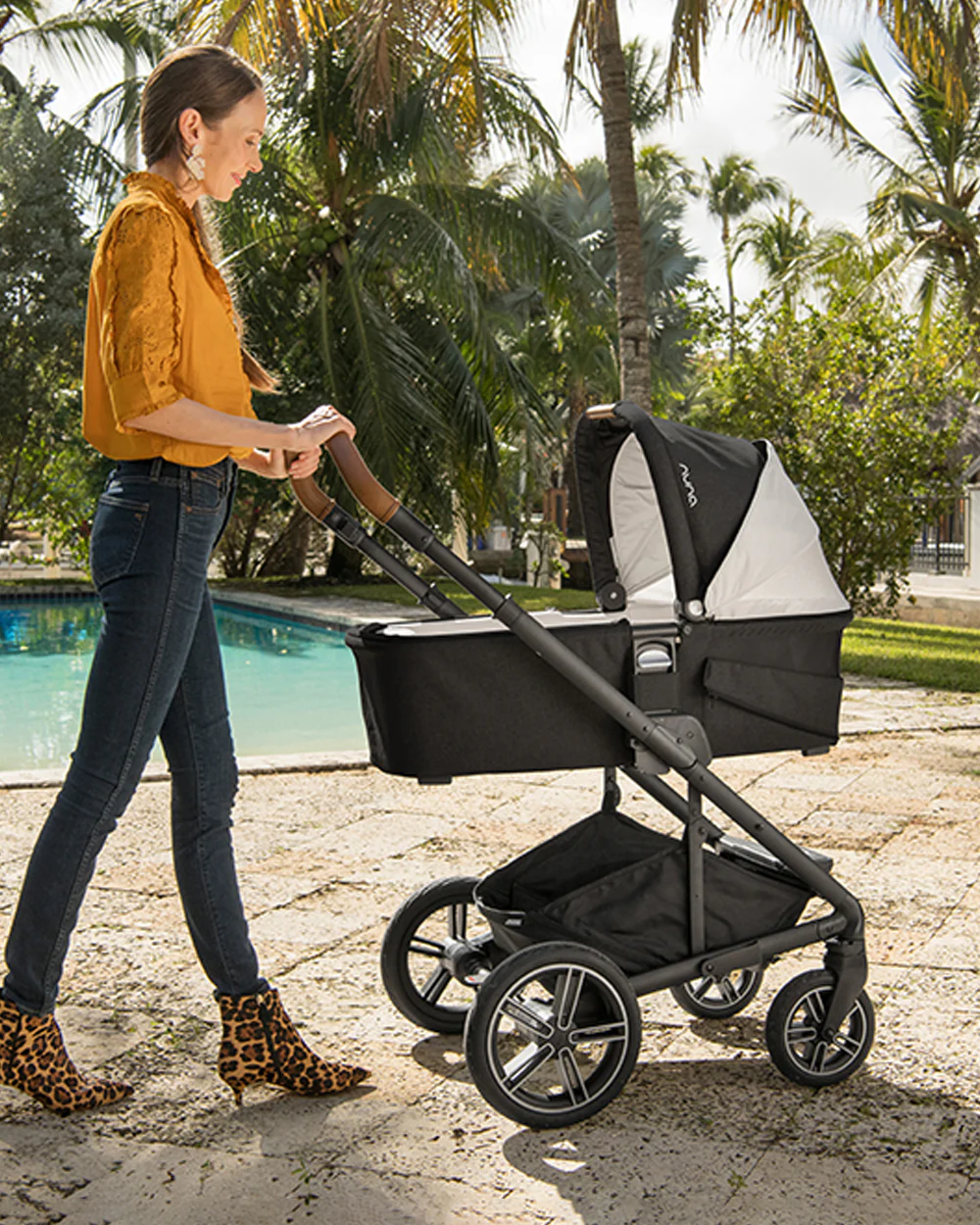 Nuna MIXX Next Carry Cot-Protective UPF 50+ Canopy-Compact Flat Fold-Non Slip Feet-For 0M+ (Upto 9 Kg)-Caviar - Image 10
