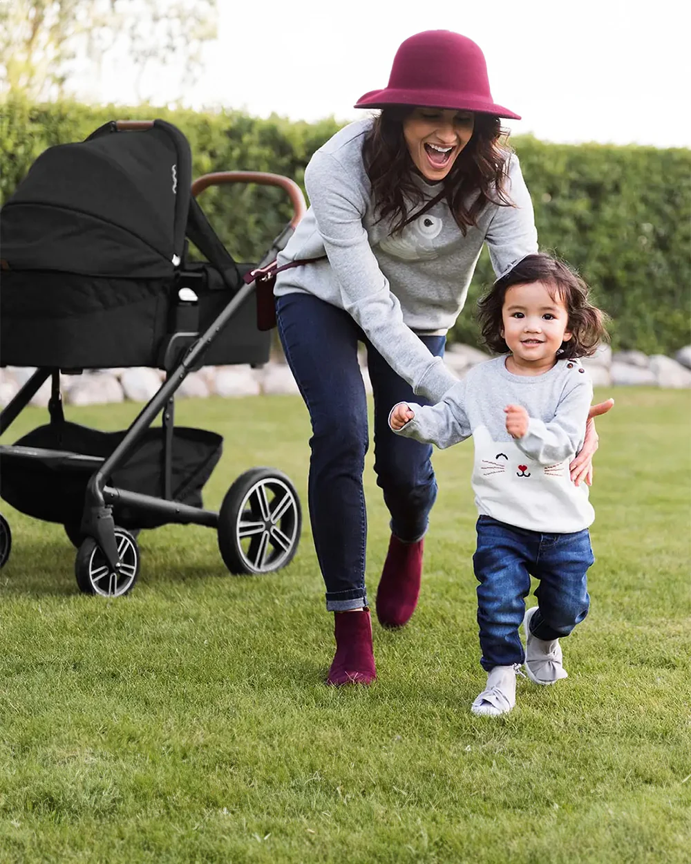 Nuna MIXX Carry Cot-Protective UPF 50+ Canopy-Compact Flat Fold-Non Slip Feet-For 0M+ (Upto 9 Kg)-Caviar - Image 14