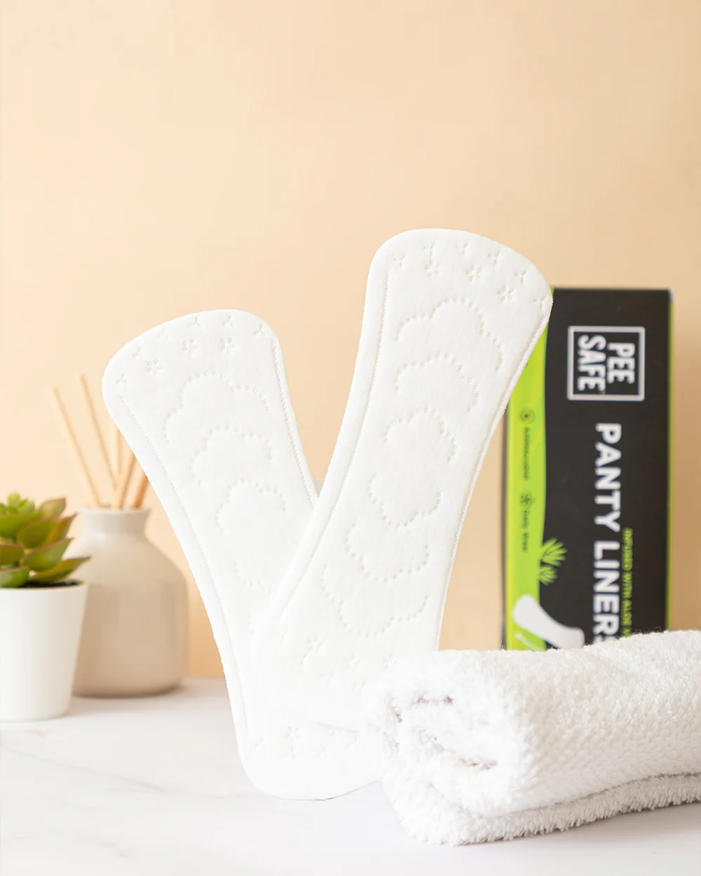 PEESAFE Panty Liners-155mm-For Spotting & Light Flow-Antimicrobial-Infused With Aloe Vera - Image 2