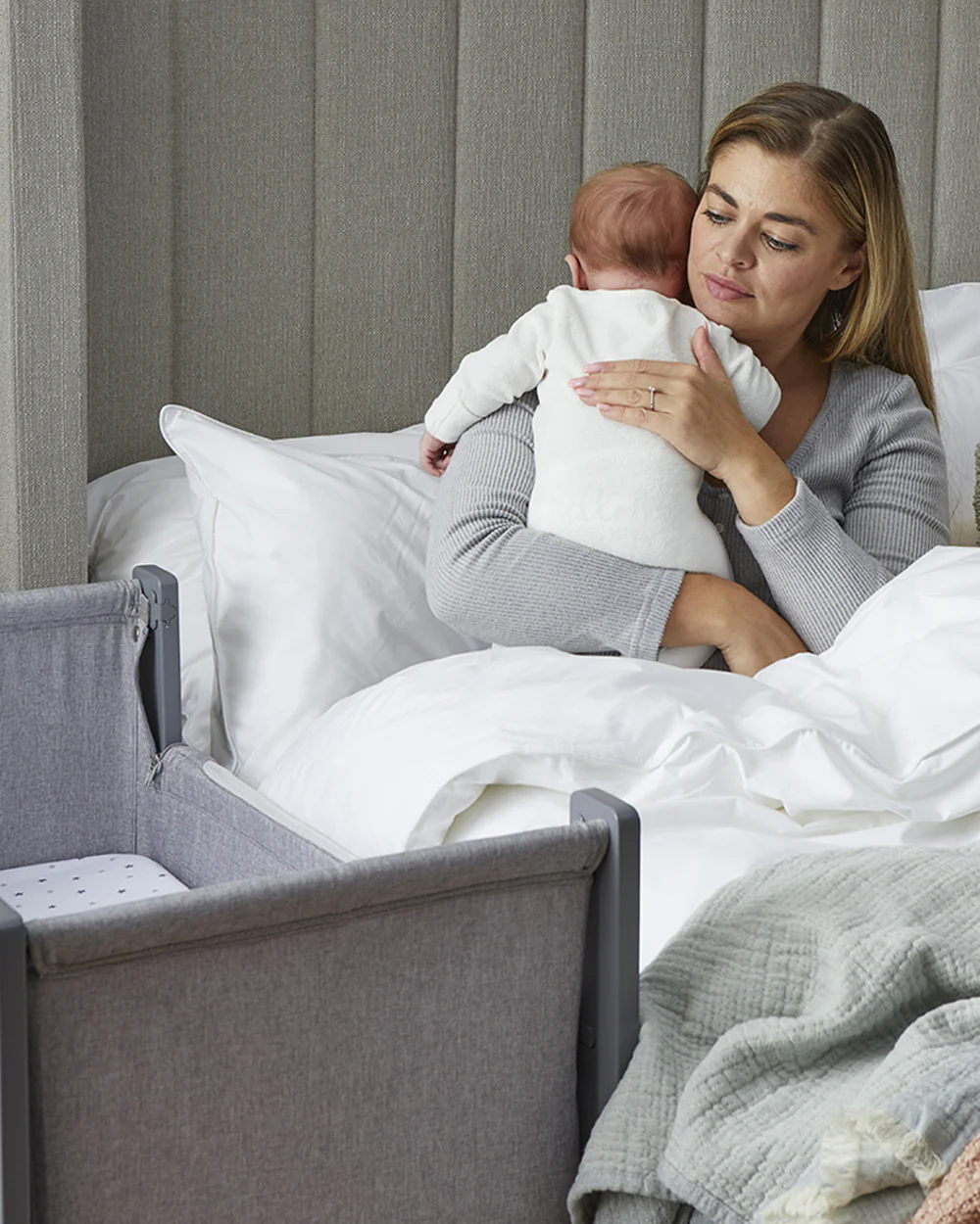 Shnuggle Air Lite Bedside Crib-With Firm, Hypoallergenic Mattress & Hammock Storage-Incline Option For Colic & Reflux-6 Positions Adjustable Height-Both Side Mesh Panels-For 0 to 6M (9 Kg)-Grey - Image 11