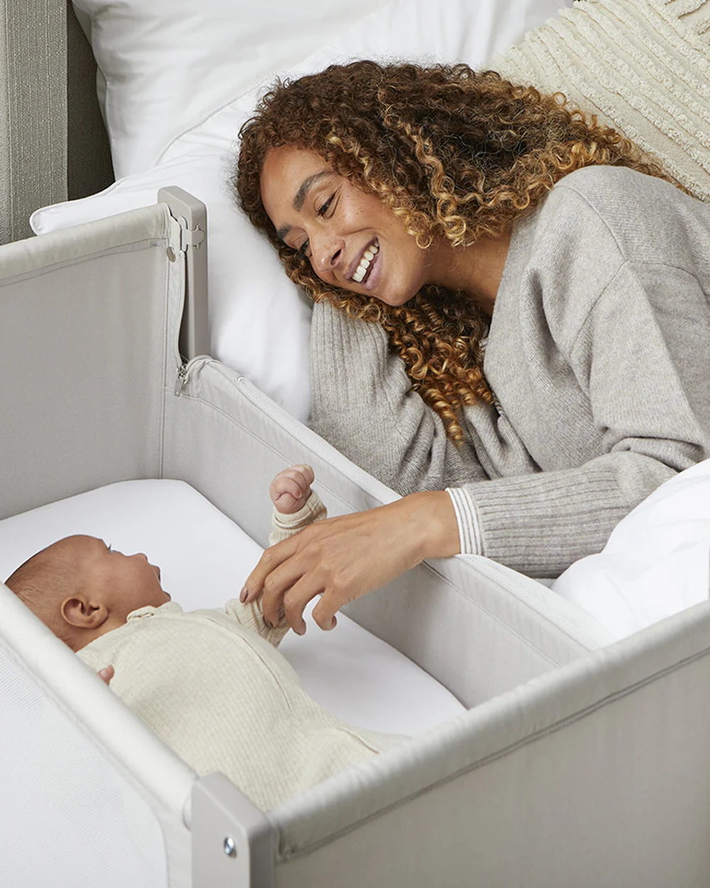 Shnuggle Air Lite Bedside Crib-With Firm, Hypoallergenic Mattress & Hammock Storage-Incline Option For Colic & Reflux-6 Positions Adjustable Height-Both Side Mesh Panels-For 0 to 6M (9 Kg)-Grey - Image 12