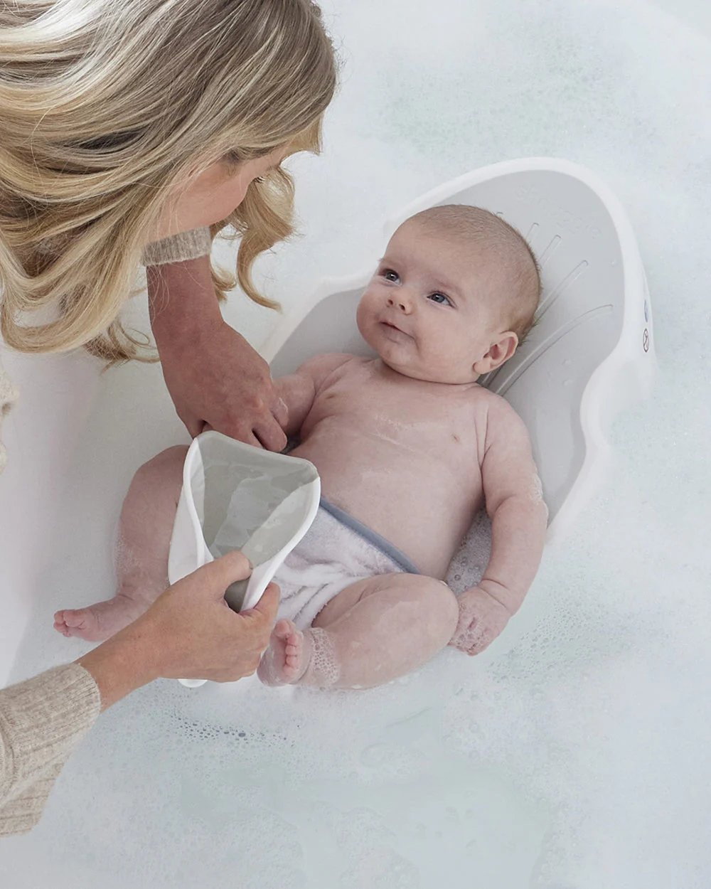 Shnuggle Baby Bath Tub with Bather & Jug-0 to 48M-Pebble Grey - Image 3