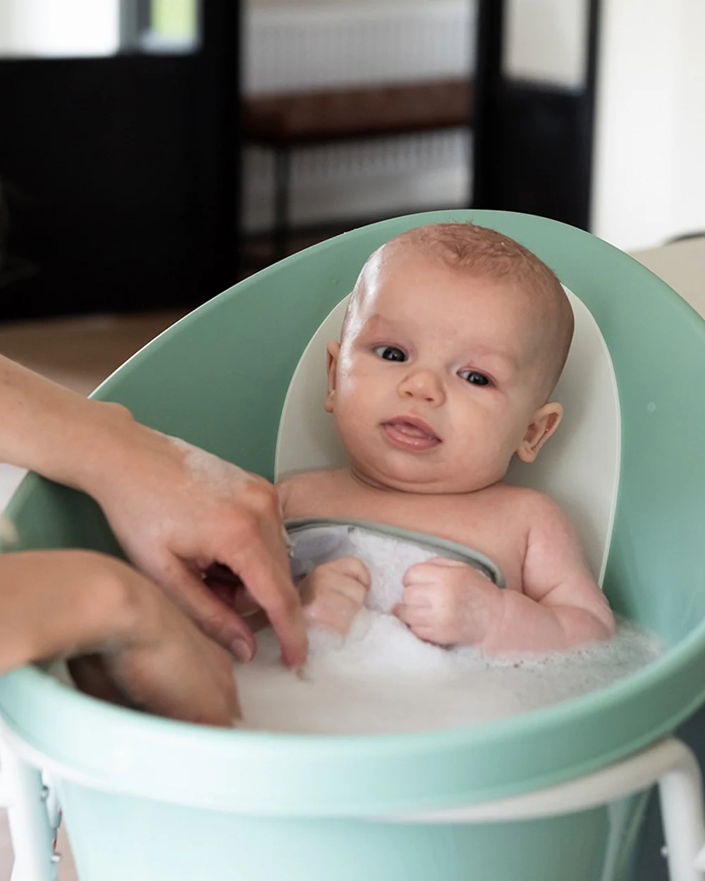 Shnuggle Newborn Bath Tub-With Bum Bump Support-Soft Foam Backrest & Non-Slip Base-BPA Free-0 to 12M-White & Grey - Image 10