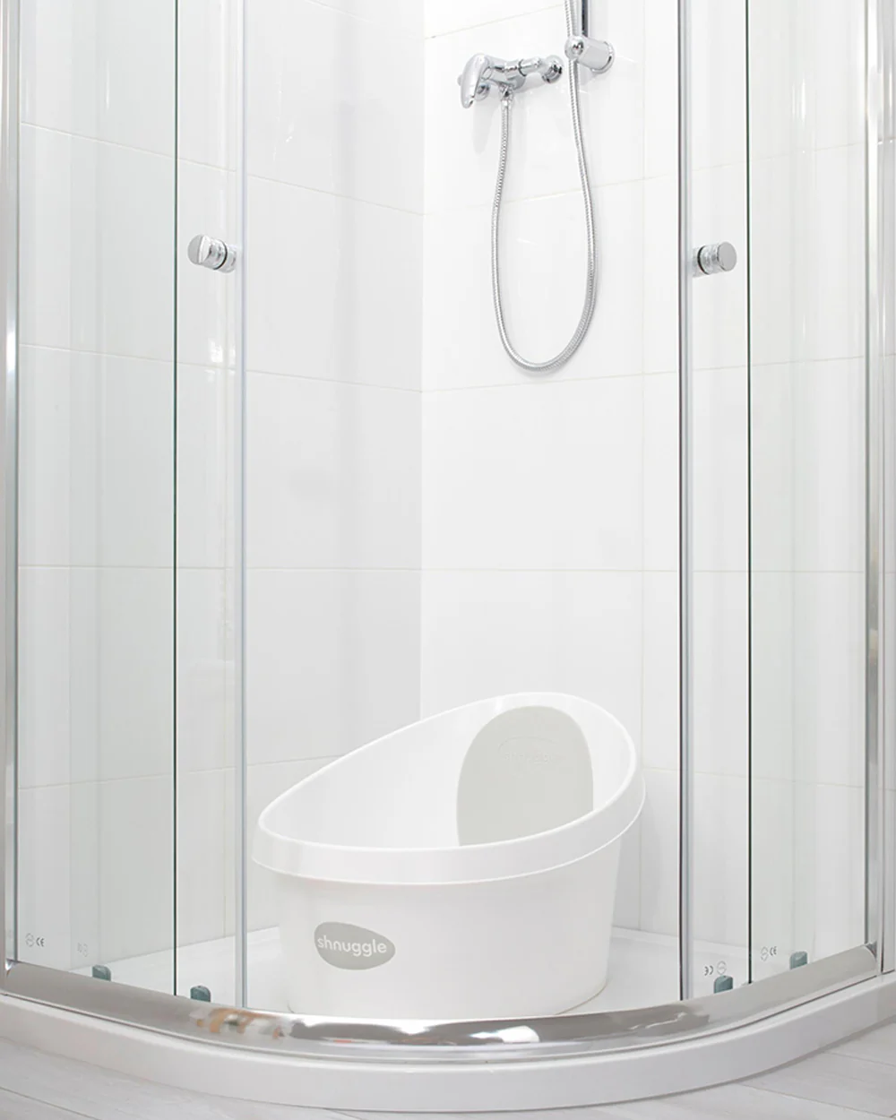 Shnuggle Toddler Bath Tub-With Bum Bump Support-Soft Foam Backrest & Non-Slip Base-Fits in Shower & Adult Bath-BPA Free-12 to 48M-White & Grey - Image 8
