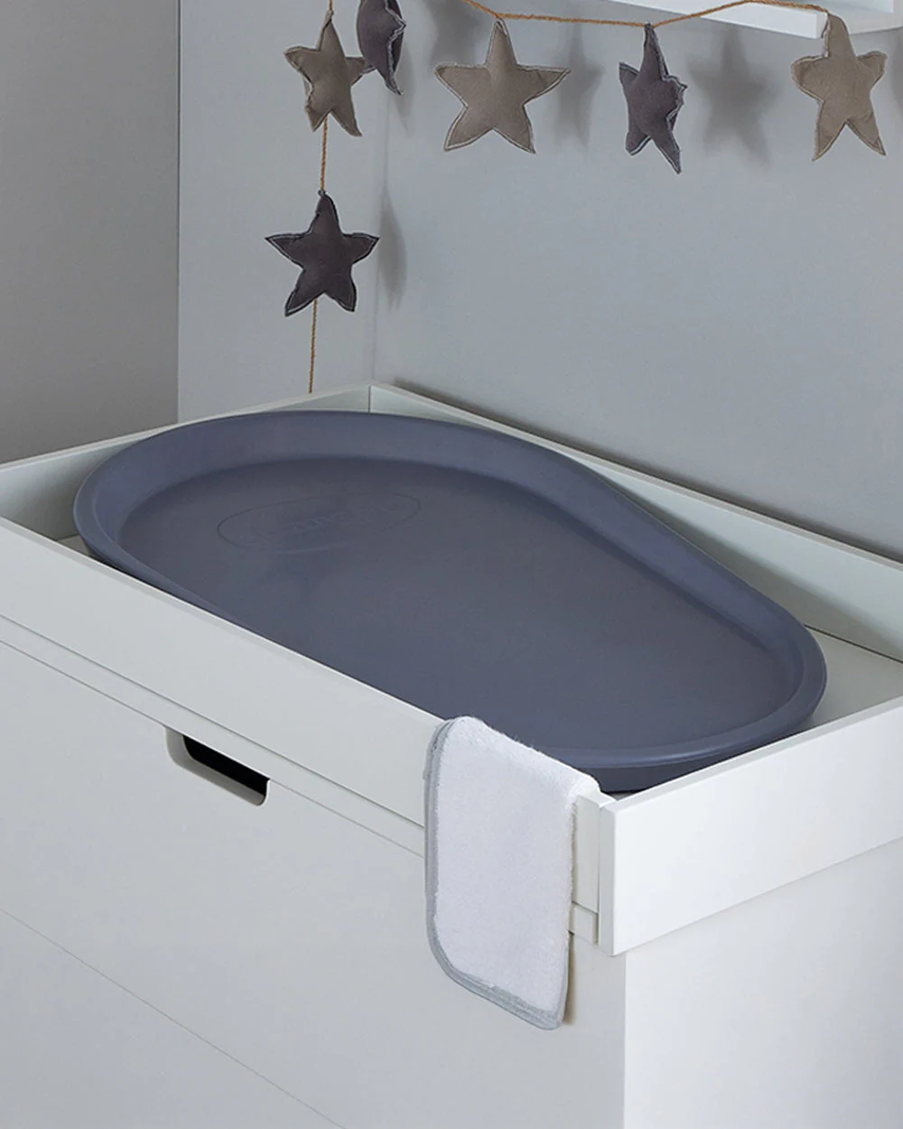 Shnuggle Newborn Bath Tub with Diaper Changing Mat & Bath Jug-0 to 12M-Pebble Grey - Image 37