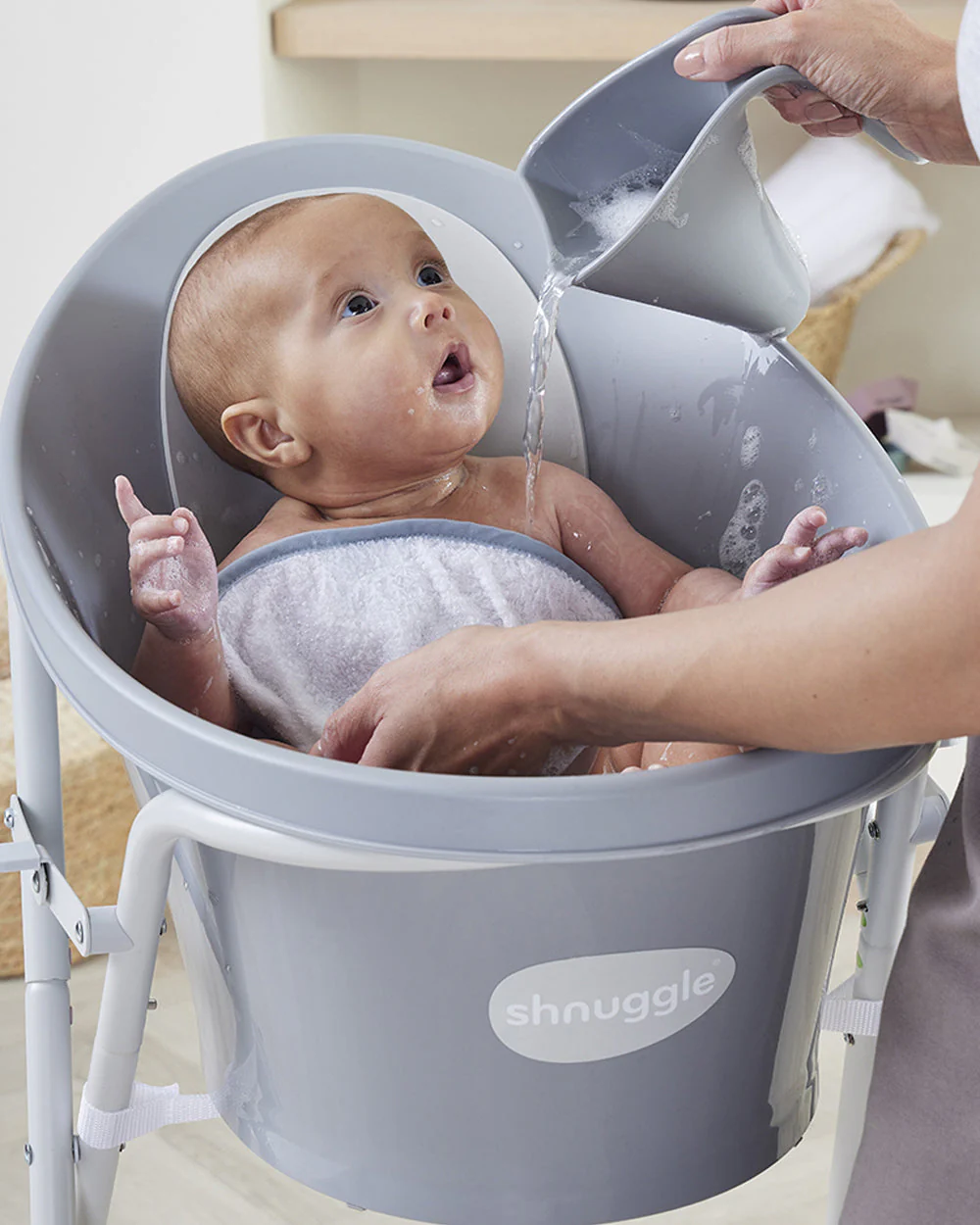 Shnuggle Newborn Bath Tub with Diaper Changing Mat & Bath Jug-0 to 12M-Pebble Grey - Image 5