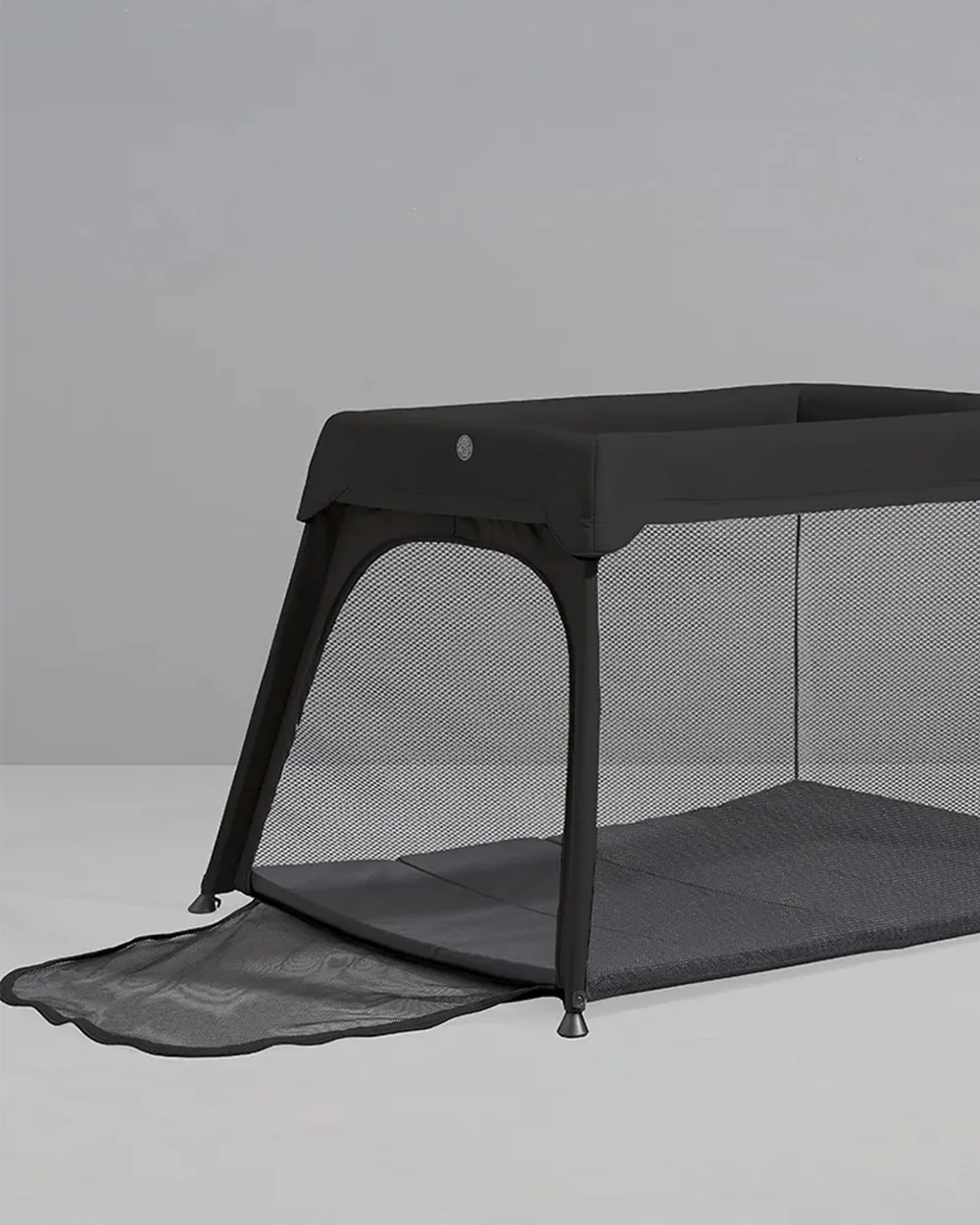 Silver Cross Slumber Travel Cot-Sustainable Lightweight Co-sleeper & Playpen-Quick Pop-Up-Design-With Padded Edges & Removable Mattress-Includes Travel Bag-0 to 3Y-Carbon - Image 3