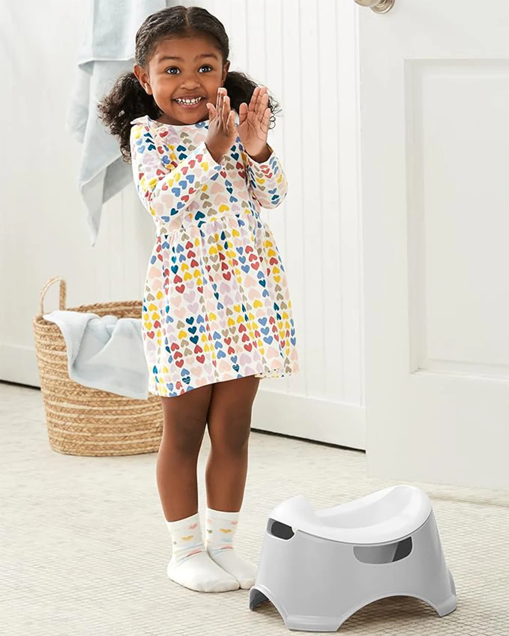 Skip Hop Easy Comfort Potty Chair-With Side Handles-18 to 36M-White & Grey - Image 4