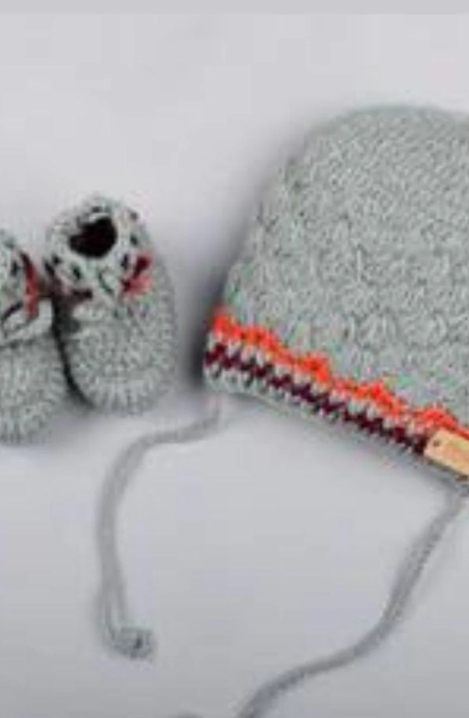 The Original Knit Grey Winter Wear Cap & Booties-Solid-Yarn-For Infants - Image 2