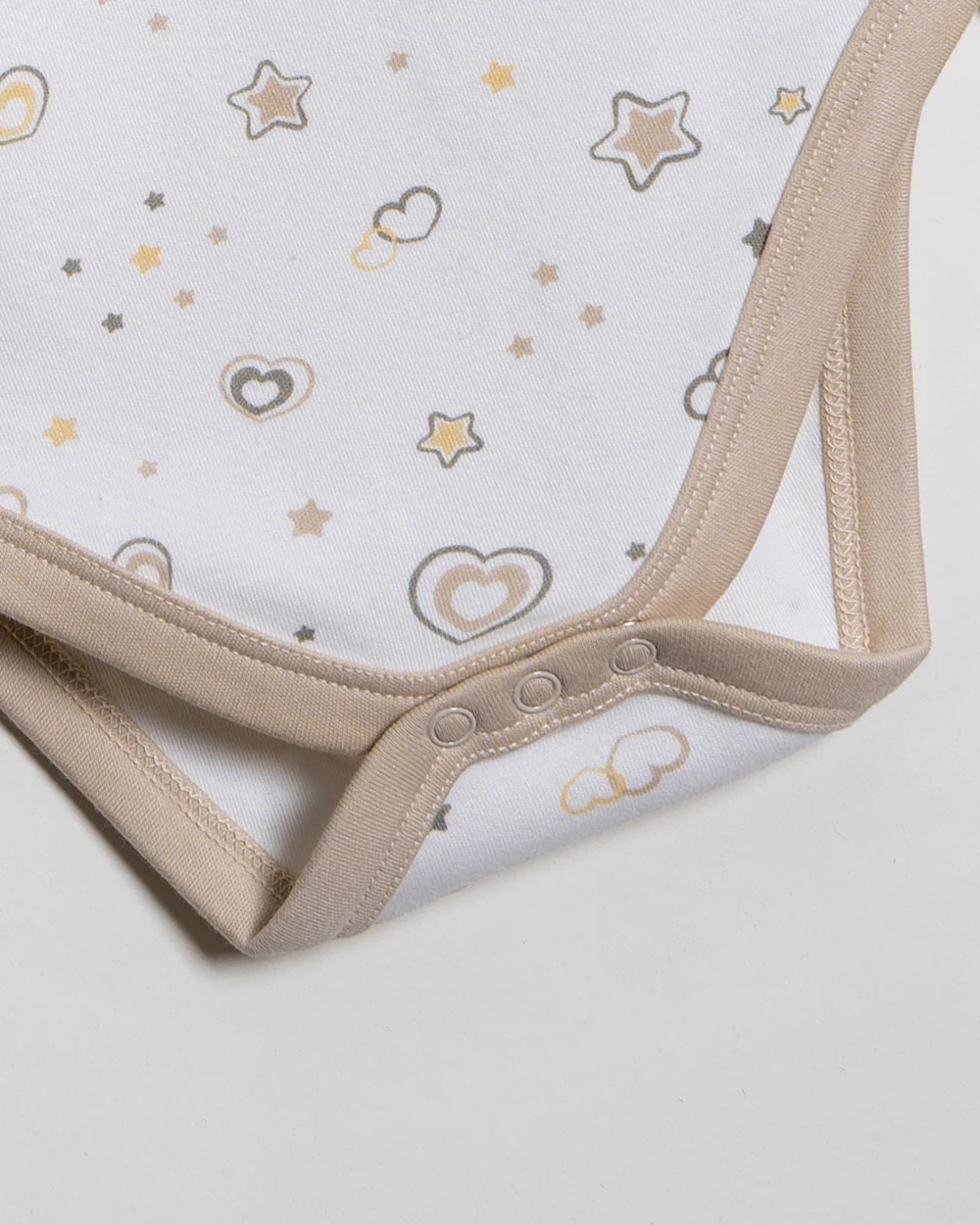 Twingle 100% Organic Cotton Bodysuit-Envelope Neck for Easy Dressing-Nickel Free Snaps-Long Sleeves-Hearts & Stars Print-White-For Infants - Image 4