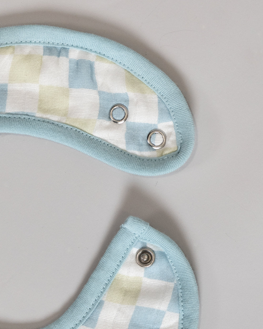 Twingle 100% Organic Muslin Bib-Soft Terry on the Back for maximum Absorbency-Trusted YKK Snaps-Drivers & Checks Print-Pack of 2-For Infants - Image 8
