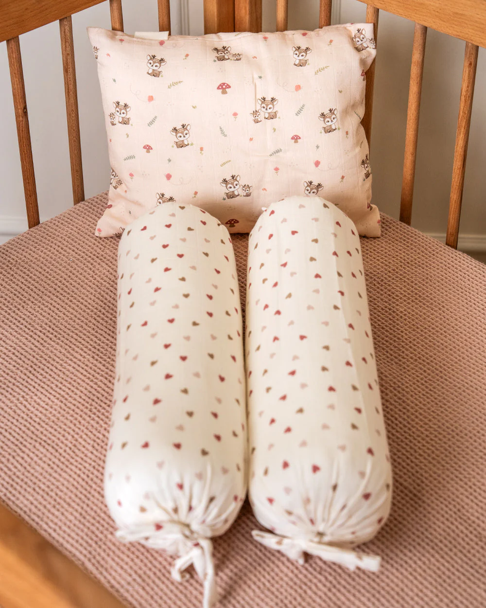 Twingle 100% Organic Muslin Mama Deer Baby Bedding Set-Pack of 5-Reversible Quilt, All-round Elastic Bedsheet, Pillow & Bolsters-Eco Certified Genesta baby safe Inks-White & Blue-For Infants - Image 5